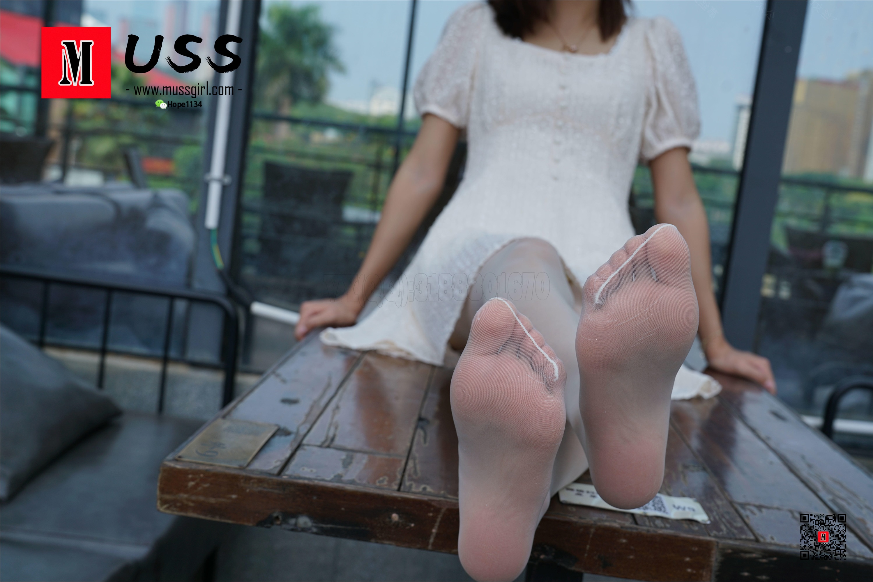 MussGirl慕丝女郎 NO.018 白衣护士与白丝的绝美邂逅小贤（足底特写篇）